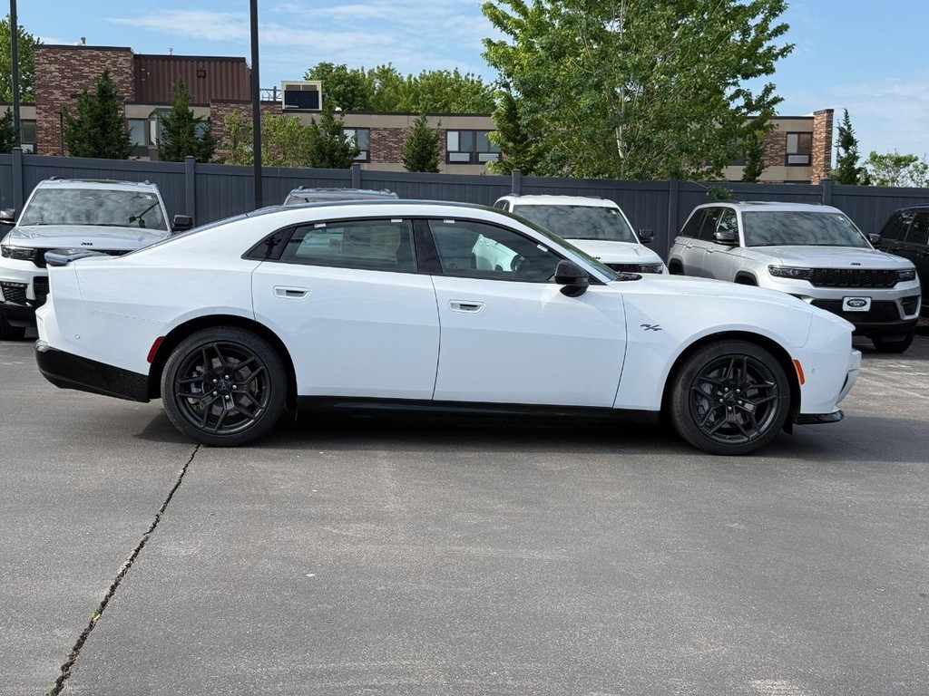 Dodge Charger Vehicle Full-screen Gallery Image 02
