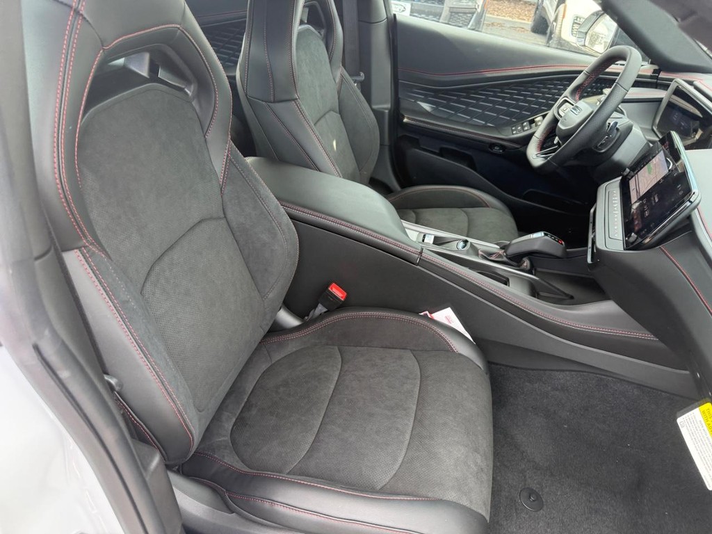 Dodge Charger Vehicle Full-screen Gallery Image 04