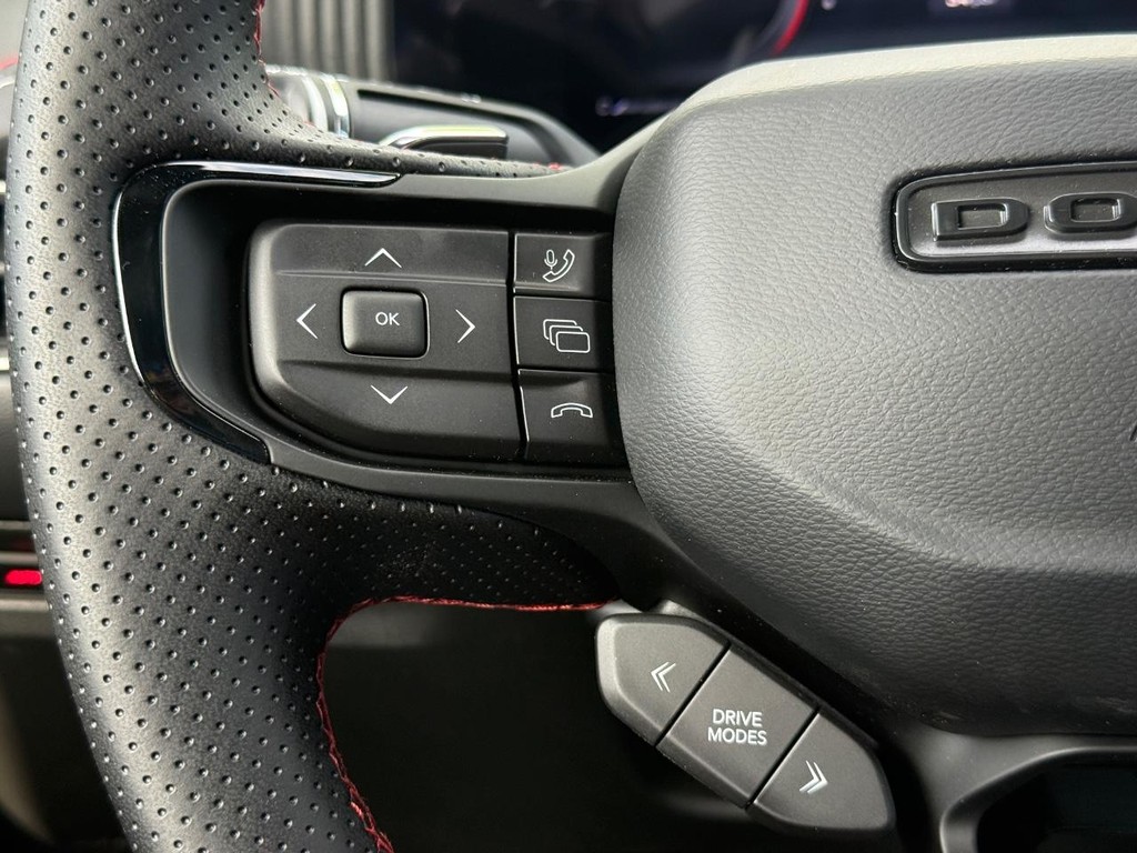 Dodge Charger Vehicle Full-screen Gallery Image 13