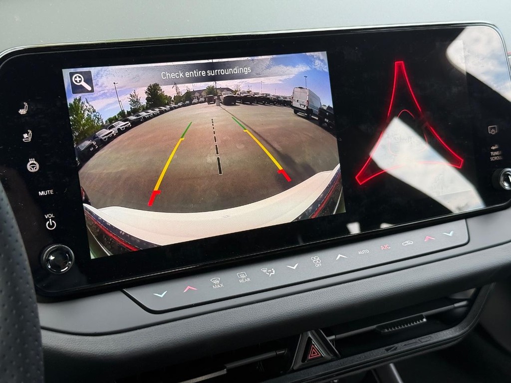 Dodge Charger Vehicle Full-screen Gallery Image 16