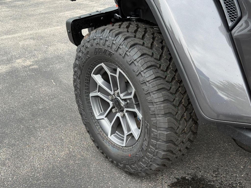 Jeep Gladiator Vehicle Full-screen Gallery Image 12
