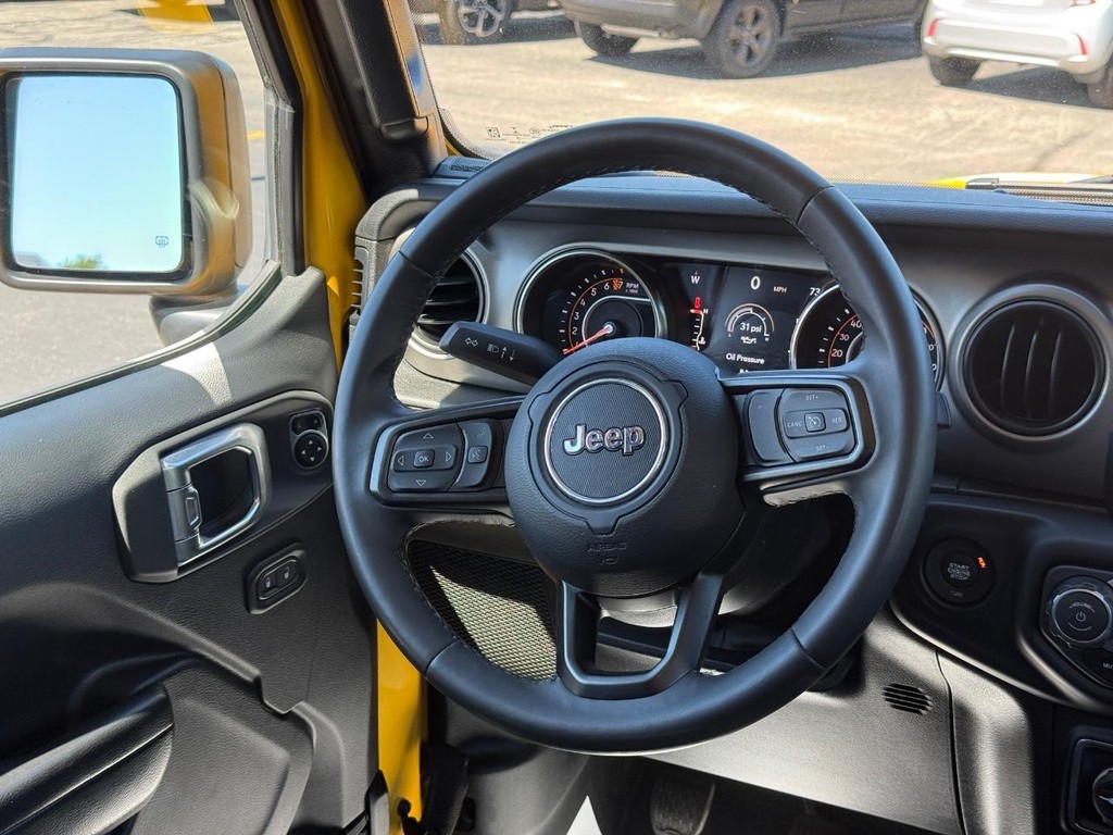 Jeep Wrangler Unlimited Vehicle Full-screen Gallery Image 10