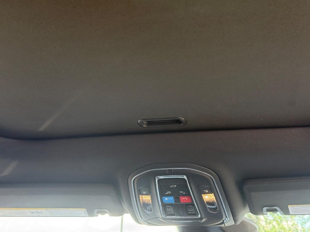 Jeep Grand Cherokee Vehicle Full-screen Gallery Image 13