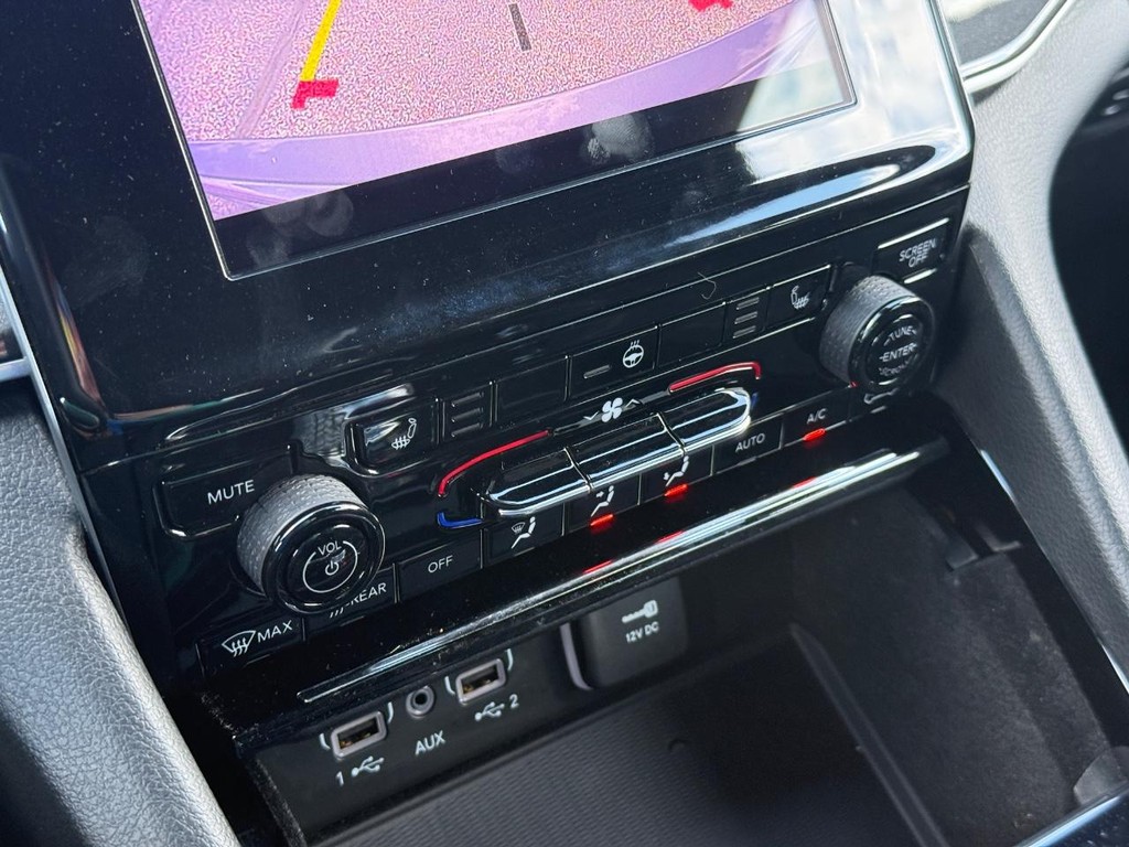 Jeep Grand Cherokee Vehicle Full-screen Gallery Image 19