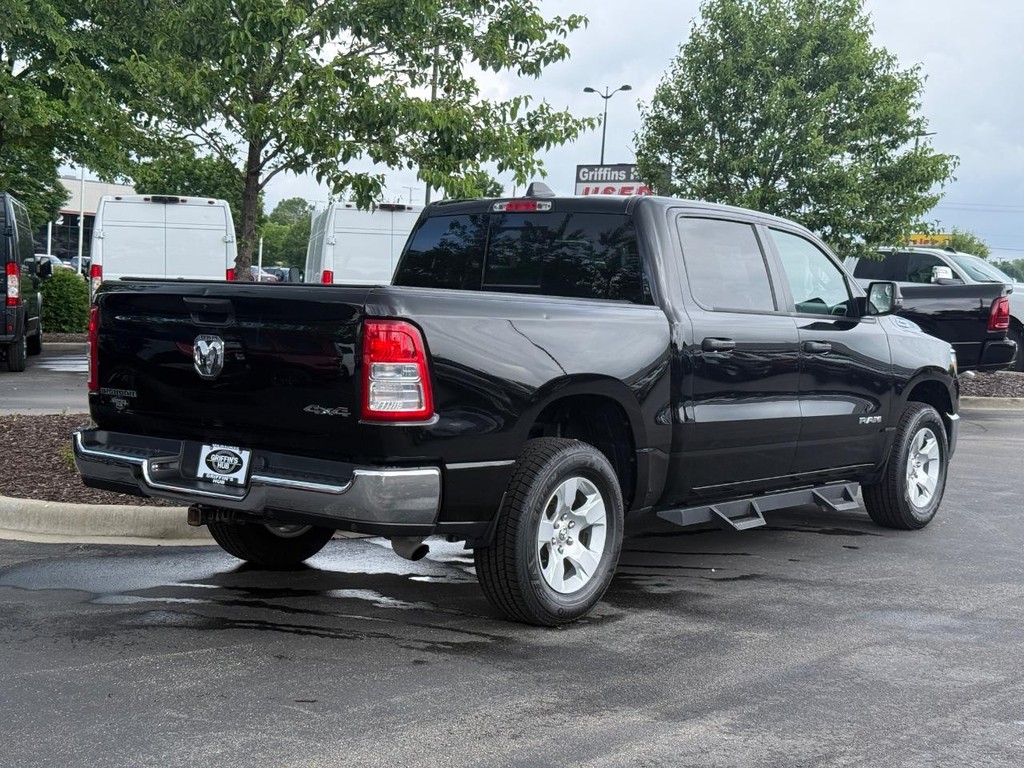 Ram 1500 Vehicle Full-screen Gallery Image 03