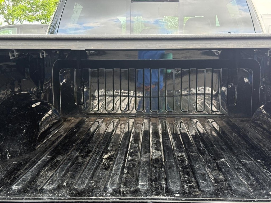 Ram 1500 Vehicle Full-screen Gallery Image 05