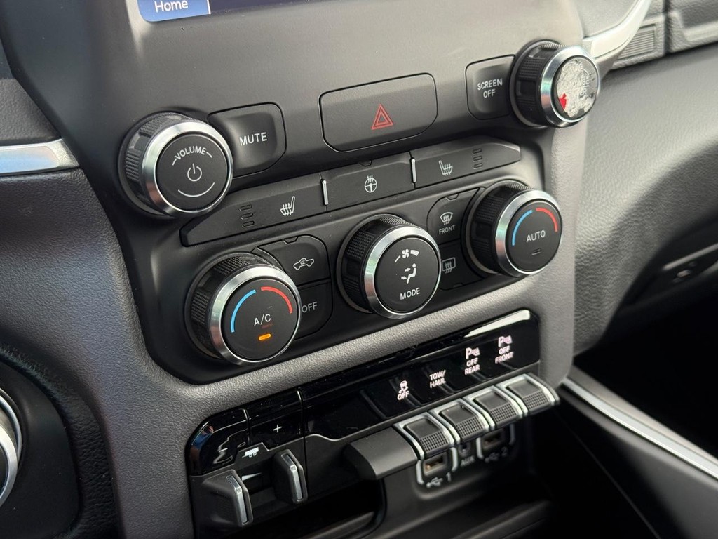 Ram 1500 Vehicle Full-screen Gallery Image 19