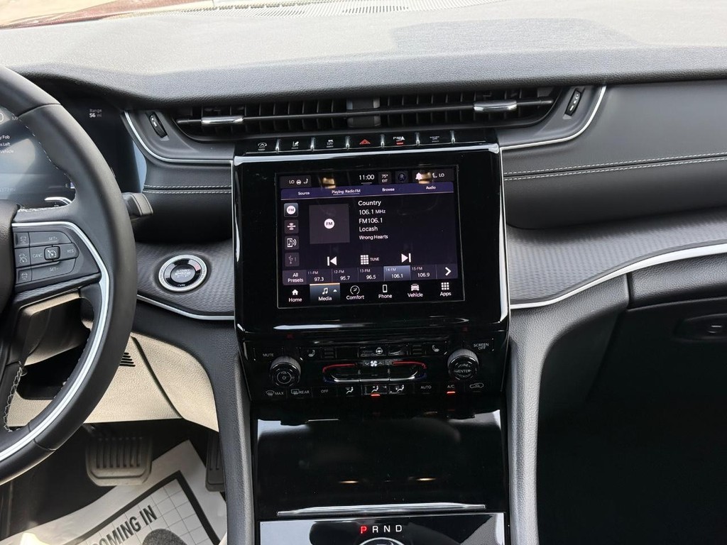 Jeep Grand Cherokee Vehicle Full-screen Gallery Image 07