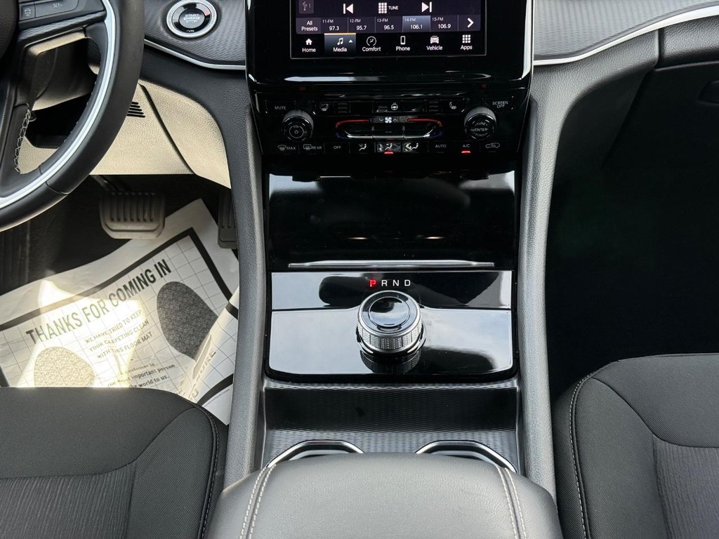 Jeep Grand Cherokee Vehicle Full-screen Gallery Image 10