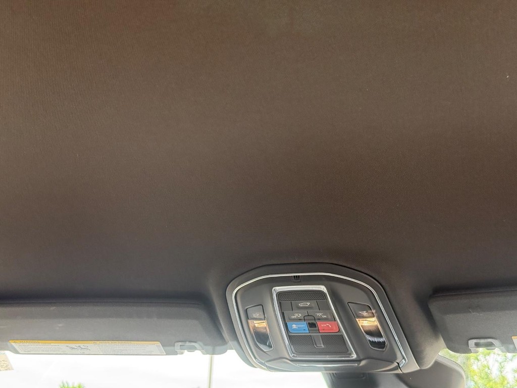 Jeep Grand Cherokee Vehicle Full-screen Gallery Image 13