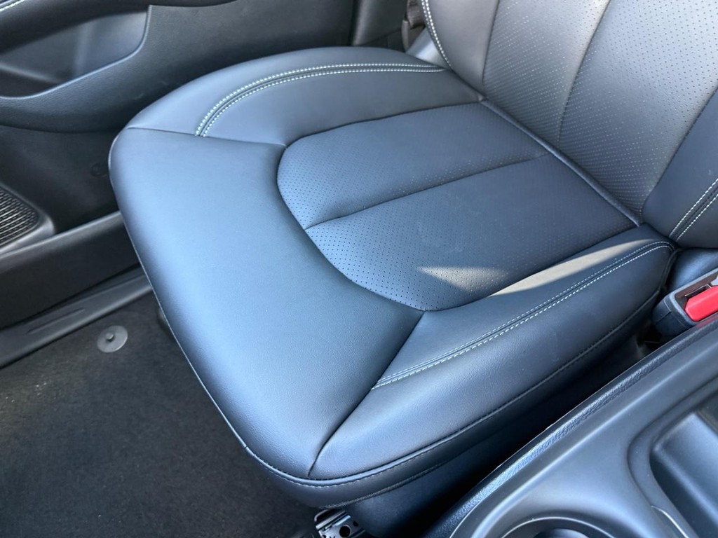 Chrysler Pacifica Vehicle Full-screen Gallery Image 20