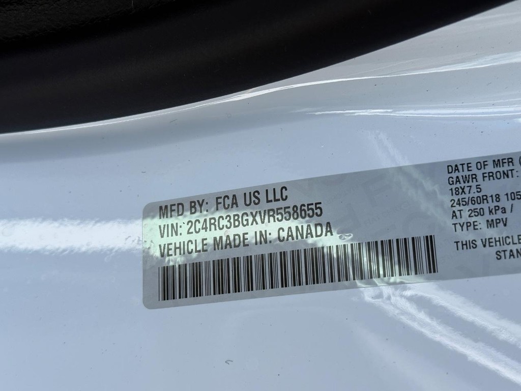 Chrysler Pacifica Vehicle Full-screen Gallery Image 22