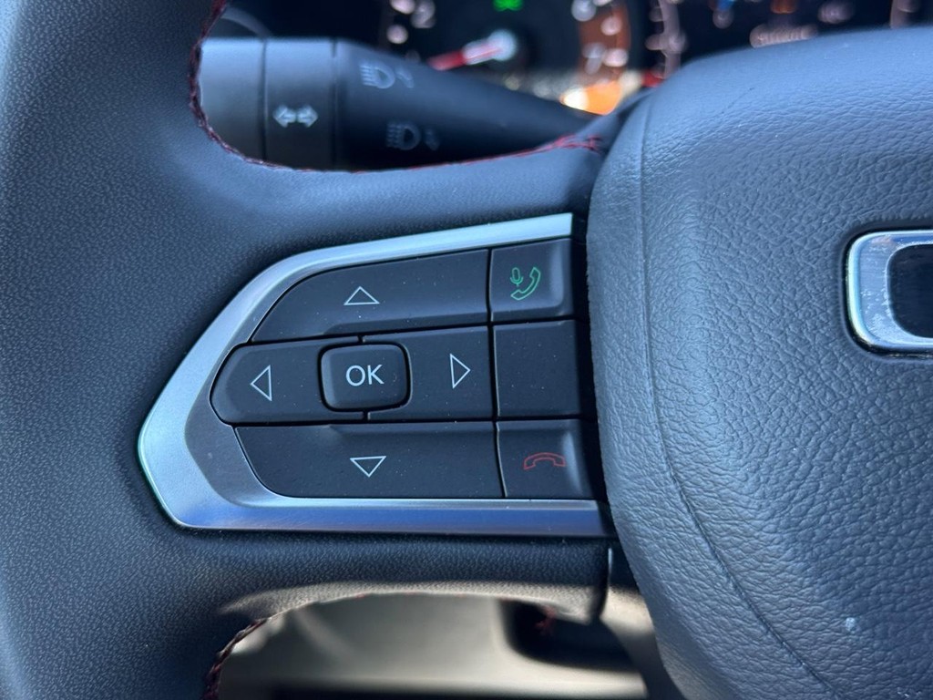 Jeep Compass Vehicle Full-screen Gallery Image 15