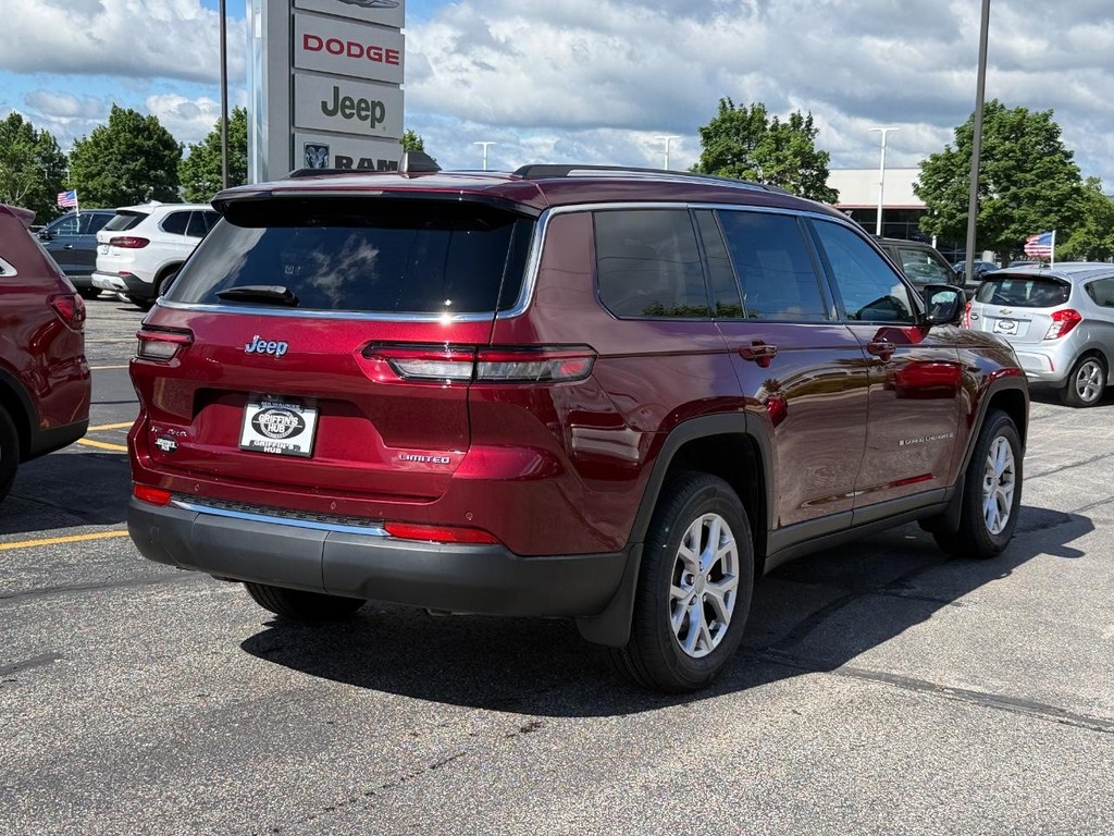 Jeep Grand Cherokee L Vehicle Full-screen Gallery Image 03