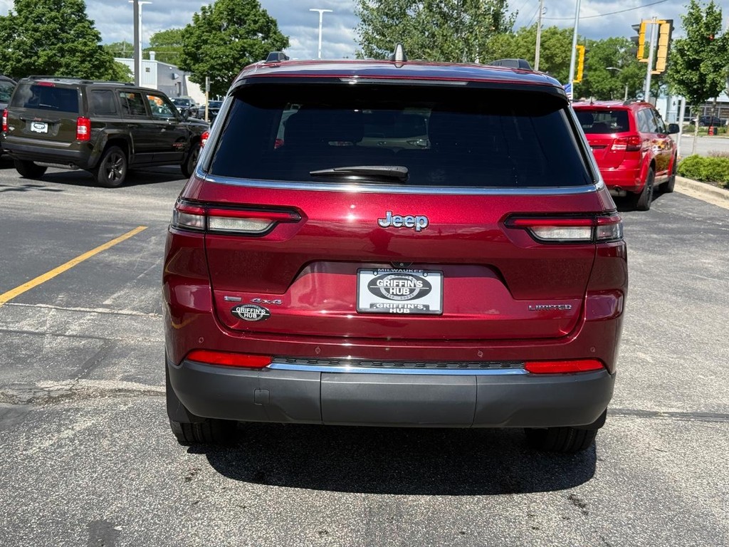 Jeep Grand Cherokee L Vehicle Full-screen Gallery Image 04