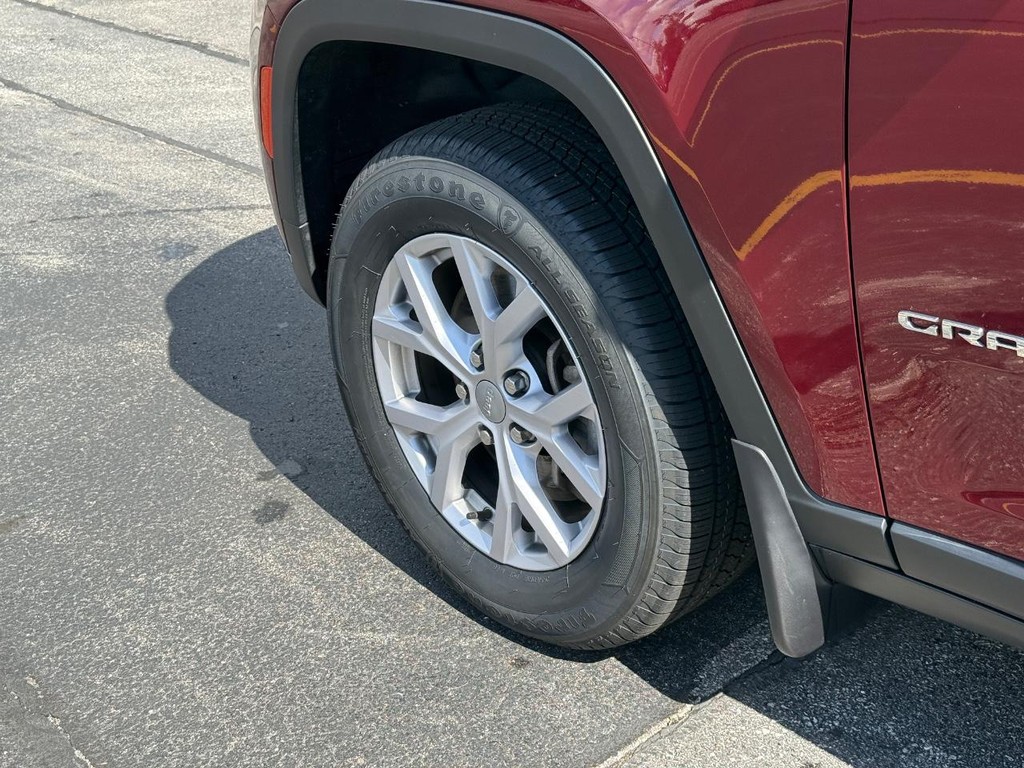 Jeep Grand Cherokee L Vehicle Full-screen Gallery Image 14