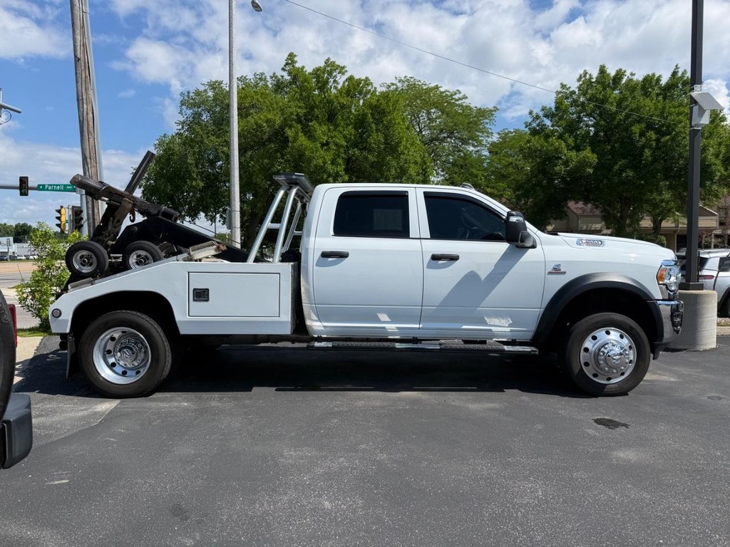 Ram 5500 Chassis Cab Vehicle Full-screen Gallery Image 02