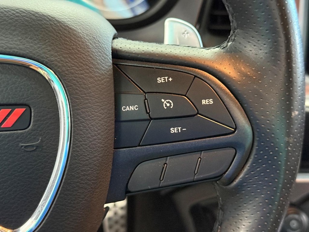 Dodge Challenger Vehicle Full-screen Gallery Image 10