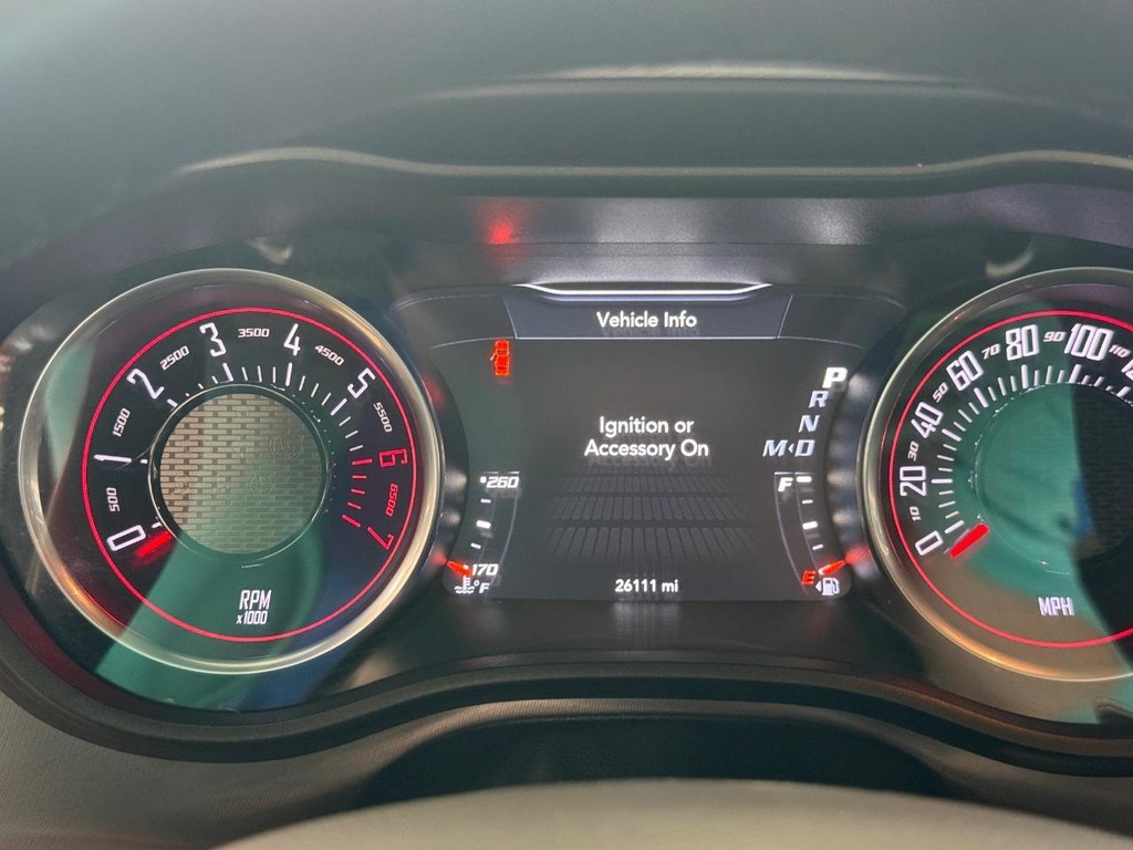 Dodge Challenger Vehicle Full-screen Gallery Image 11