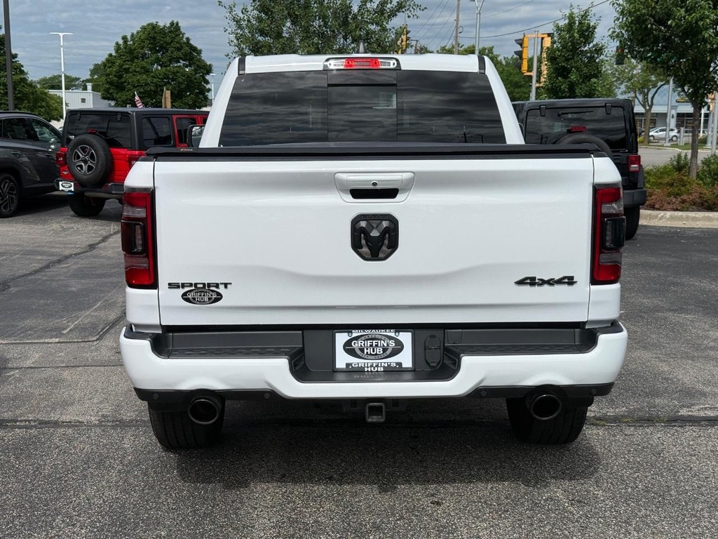 Ram 1500 Vehicle Full-screen Gallery Image 04