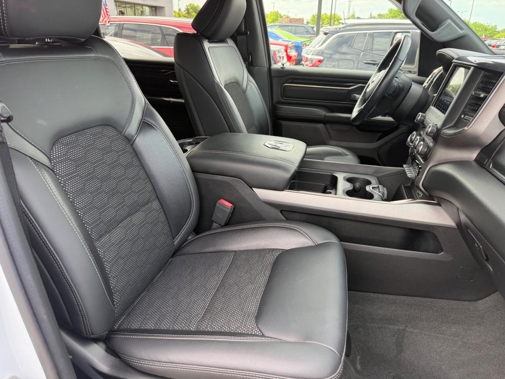 Ram 1500 Vehicle Full-screen Gallery Image 06