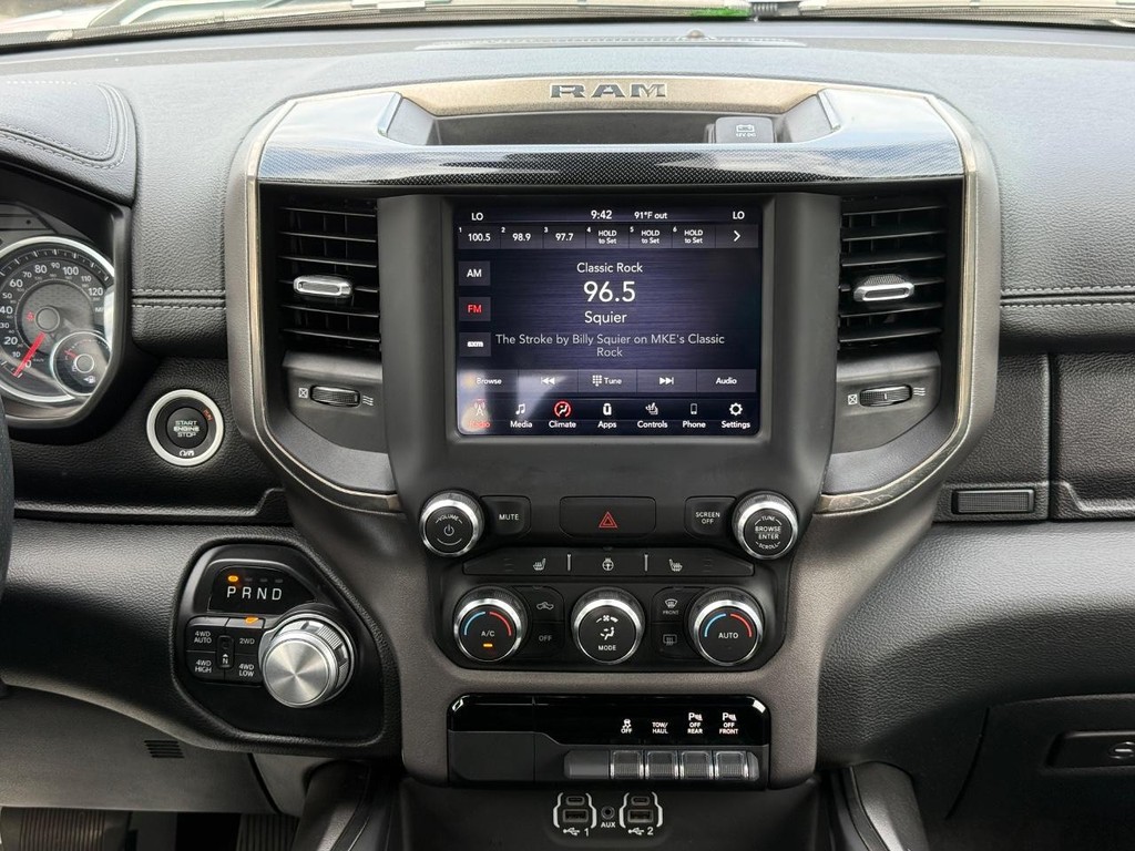 Ram 1500 Vehicle Full-screen Gallery Image 09
