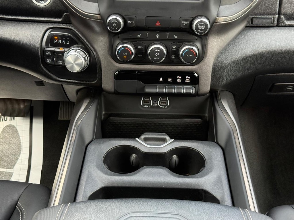 Ram 1500 Vehicle Full-screen Gallery Image 10