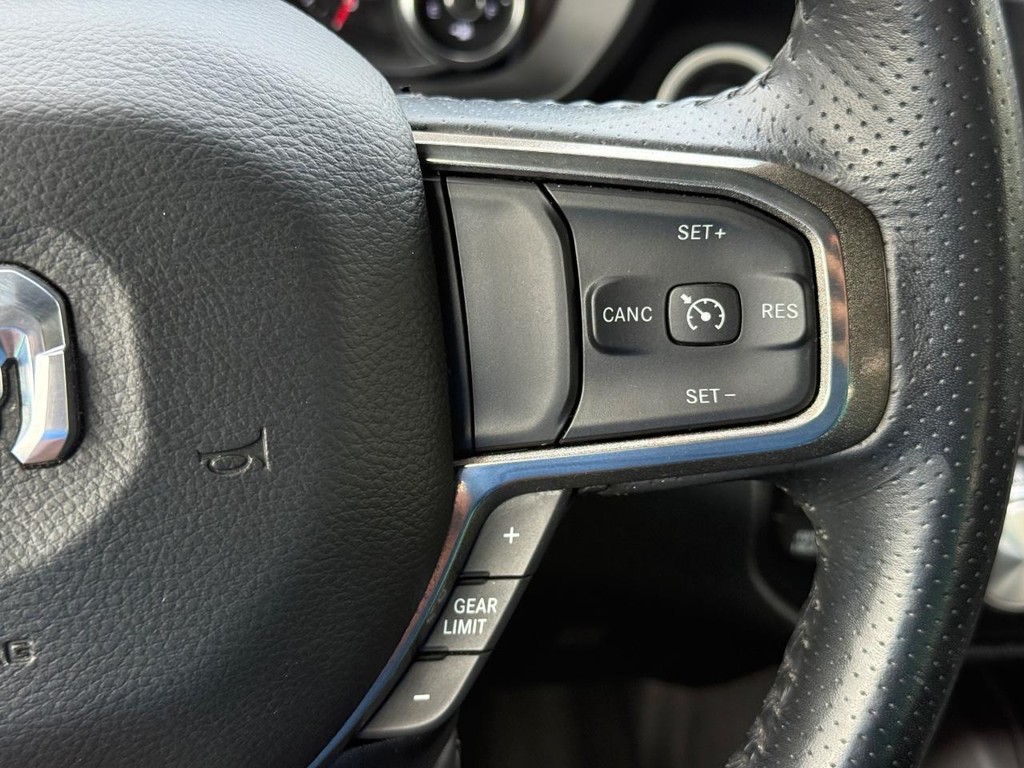 Ram 1500 Vehicle Full-screen Gallery Image 16