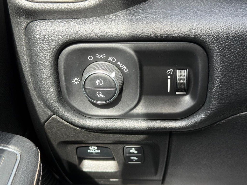 Ram 1500 Vehicle Full-screen Gallery Image 21