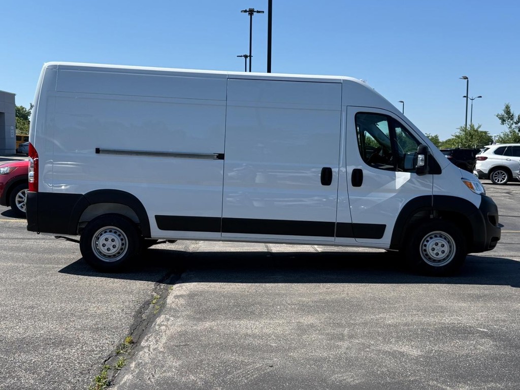Ram ProMaster Cargo Van Vehicle Full-screen Gallery Image 02