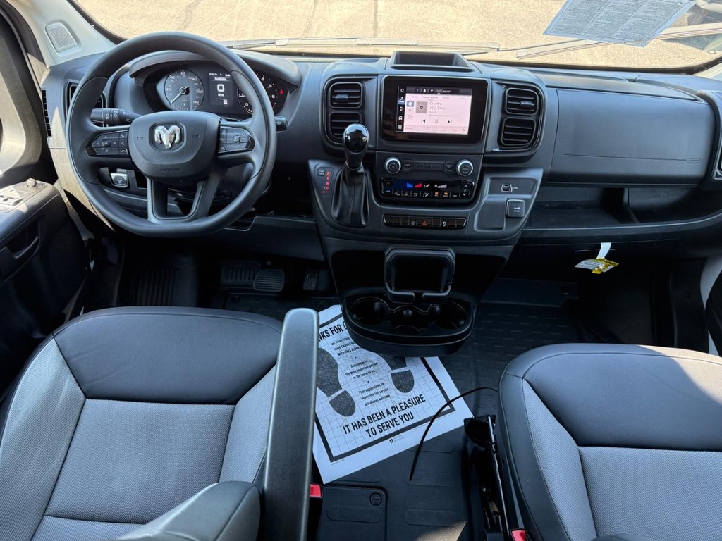 Ram ProMaster Cargo Van Vehicle Full-screen Gallery Image 07