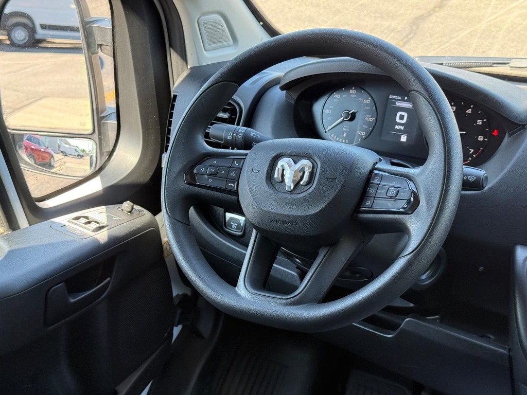 Ram ProMaster Cargo Van Vehicle Full-screen Gallery Image 10