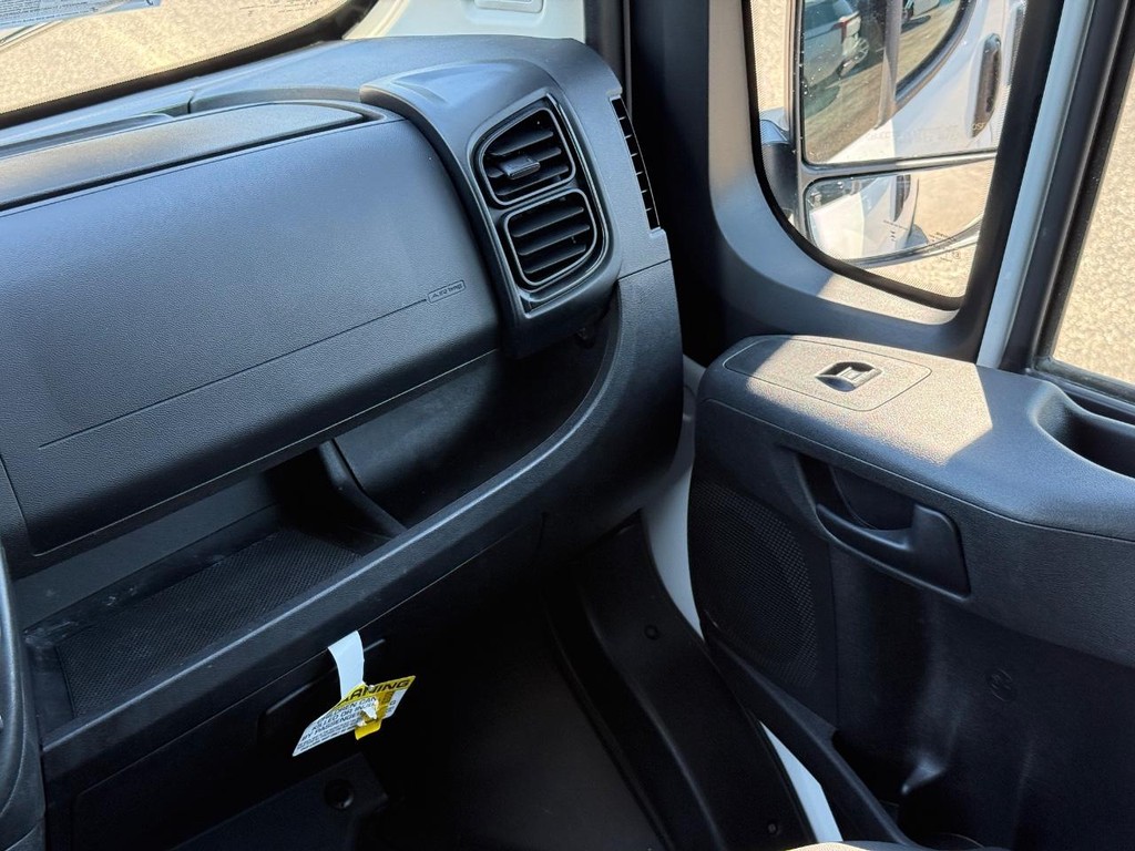 Ram ProMaster Cargo Van Vehicle Full-screen Gallery Image 11