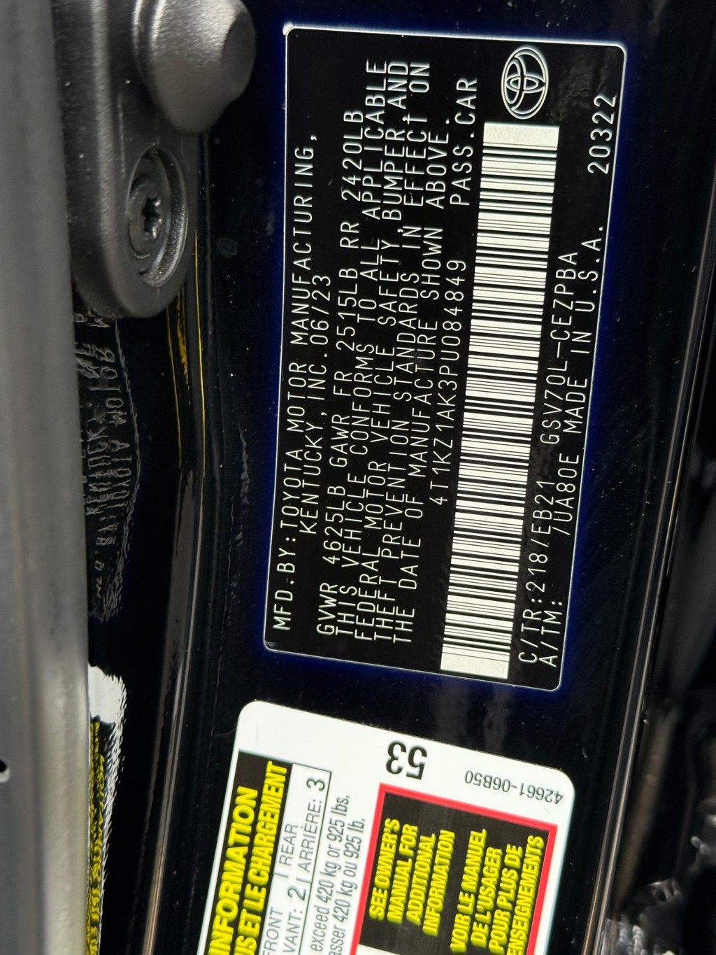 Toyota Camry Vehicle Full-screen Gallery Image 21