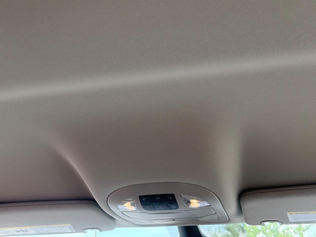 Chrysler Pacifica Vehicle Full-screen Gallery Image 14