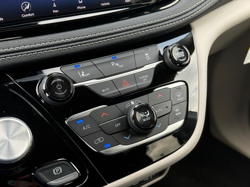 Chrysler Pacifica Vehicle Full-screen Gallery Image 20