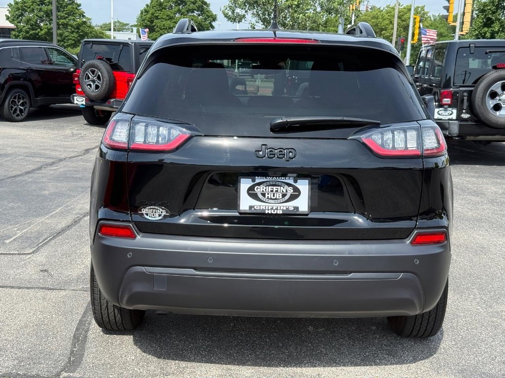 Jeep Cherokee Vehicle Full-screen Gallery Image 04