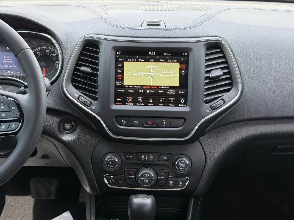 Jeep Cherokee Vehicle Full-screen Gallery Image 09