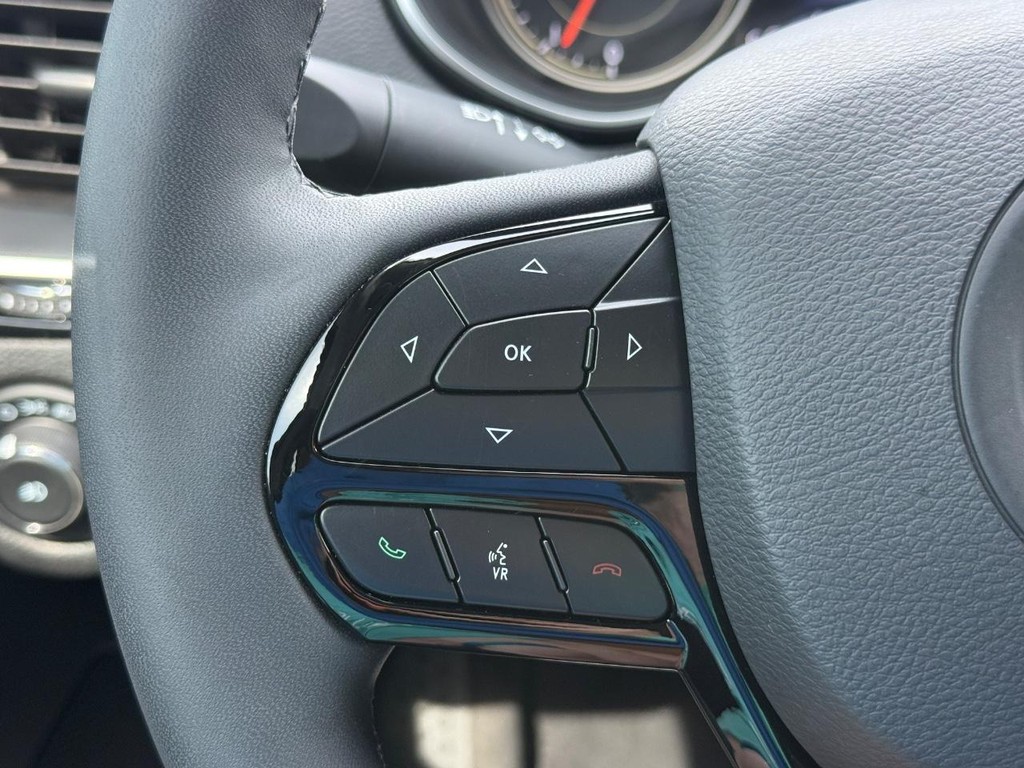 Jeep Cherokee Vehicle Full-screen Gallery Image 15