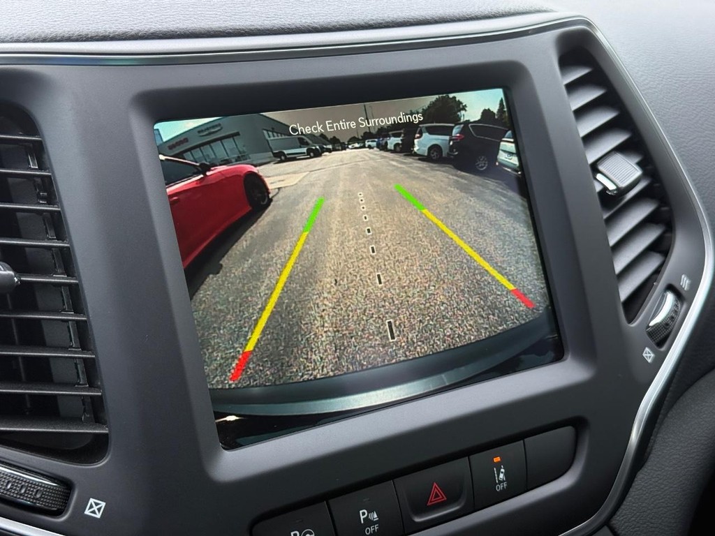 Jeep Cherokee Vehicle Full-screen Gallery Image 18