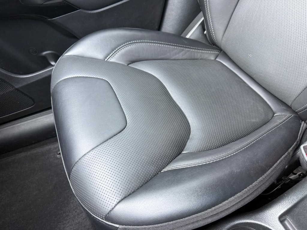 Jeep Cherokee Vehicle Full-screen Gallery Image 20