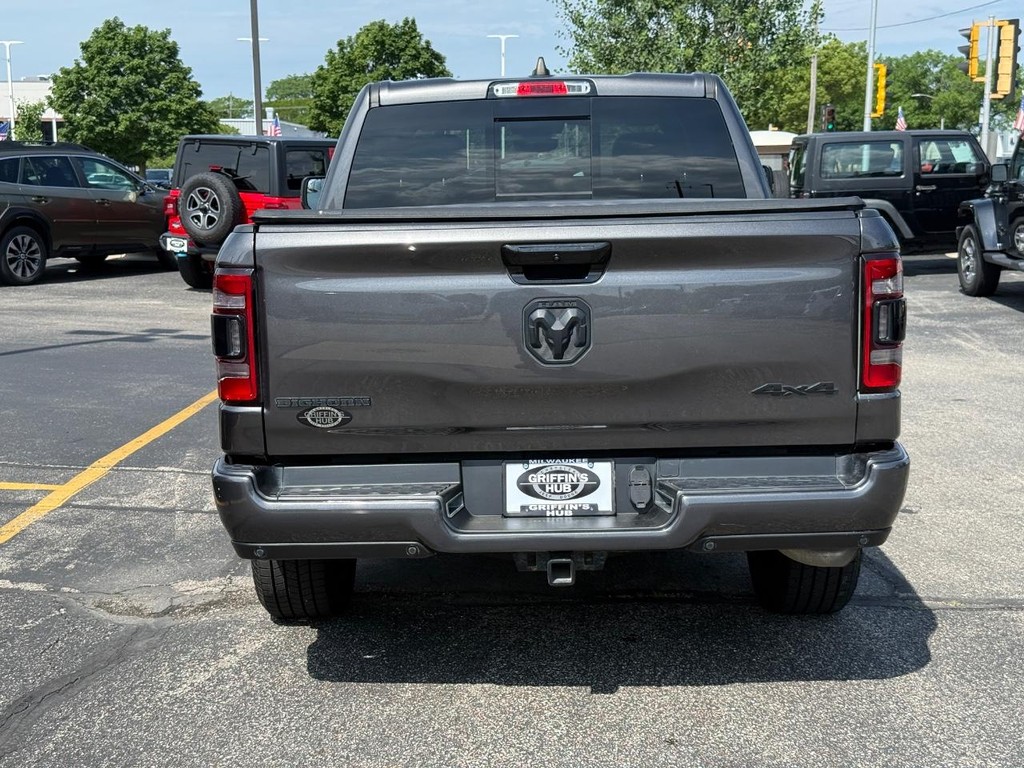Ram 1500 Vehicle Full-screen Gallery Image 04