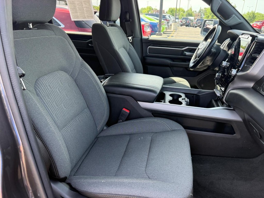 Ram 1500 Vehicle Full-screen Gallery Image 05
