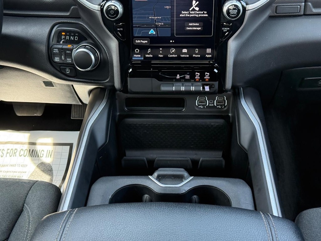 Ram 1500 Vehicle Full-screen Gallery Image 09