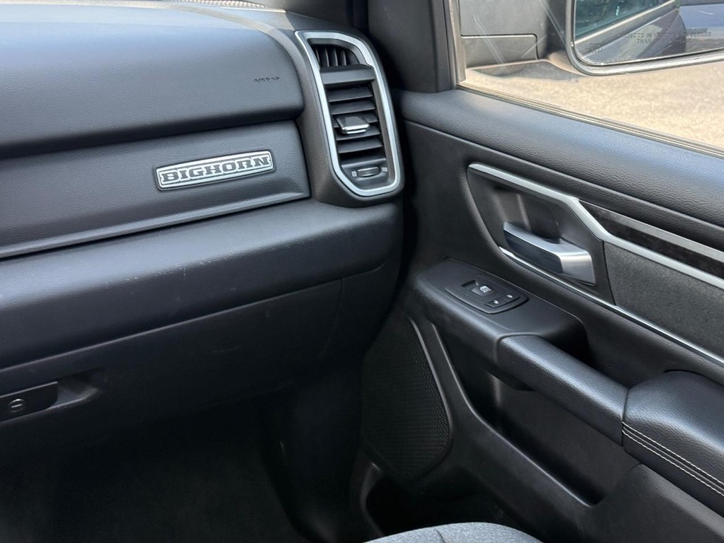 Ram 1500 Vehicle Full-screen Gallery Image 11