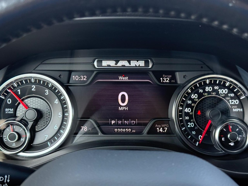 Ram 1500 Vehicle Full-screen Gallery Image 15