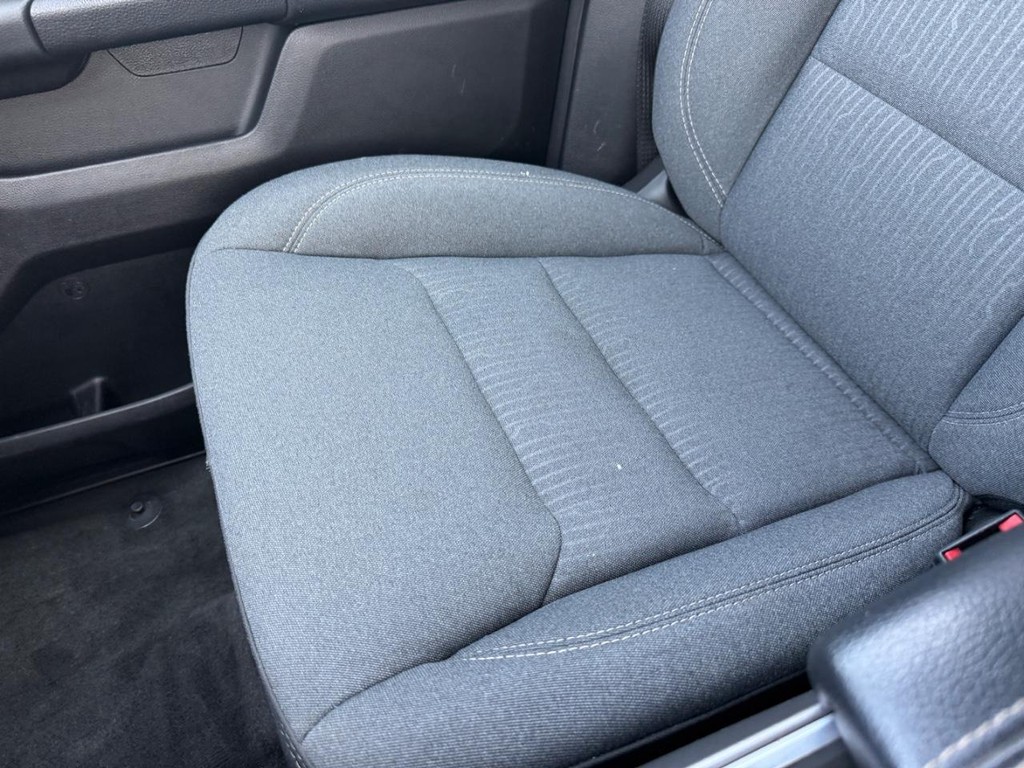 Ram 1500 Vehicle Full-screen Gallery Image 18