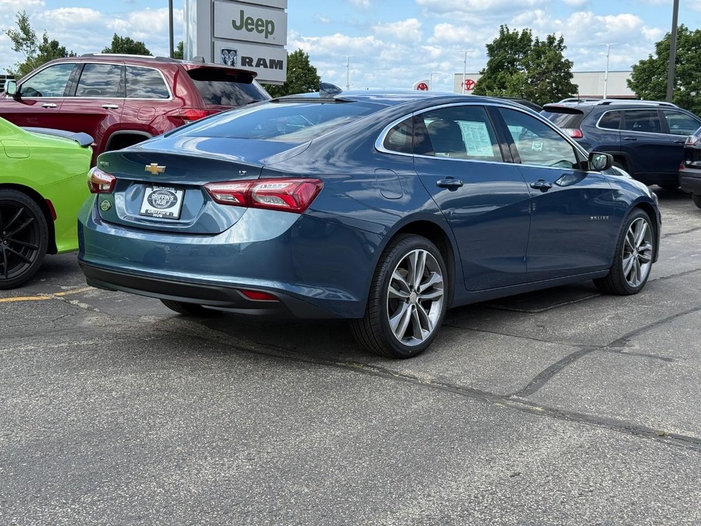 Chevrolet Malibu Vehicle Full-screen Gallery Image 03