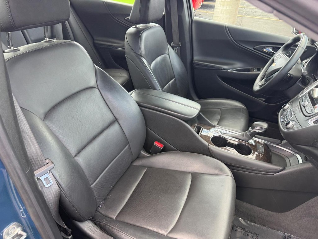 Chevrolet Malibu Vehicle Full-screen Gallery Image 06