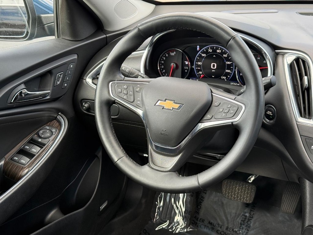 Chevrolet Malibu Vehicle Full-screen Gallery Image 11